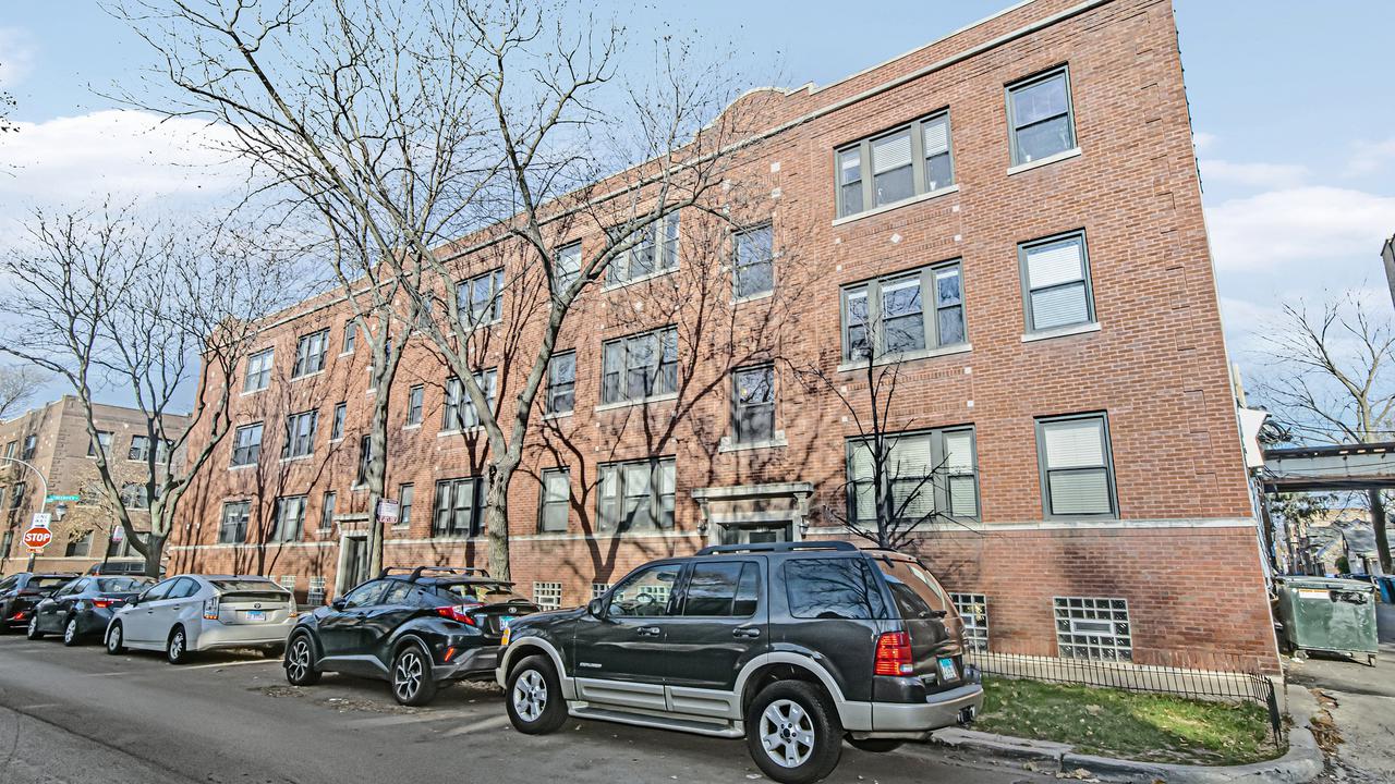 1448 W Roscoe St. #2W, Chicago, IL 60657
