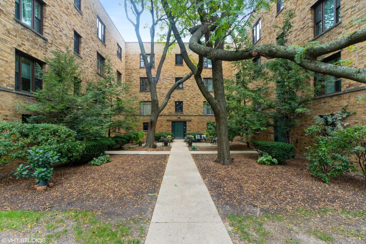 1539 Monroe Ave. #2, River Forest, IL 60305