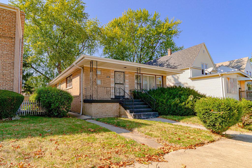12322 S Peoria St., Calumet Park, IL 60827