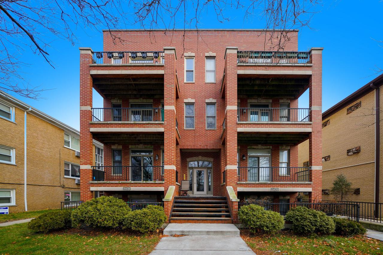 5478 W Higgins Ave. #3W, Chicago, IL 60630