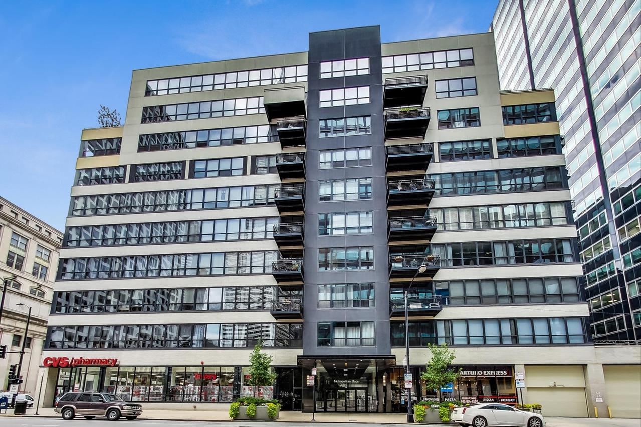 130 S Canal St. #9R, Chicago, IL 60606