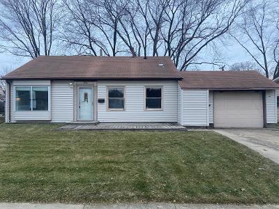 8 E Briarwood Dr., Streamwood, IL 60107