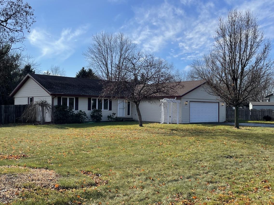 9595 Twin Deer Run, Roscoe, IL 61073