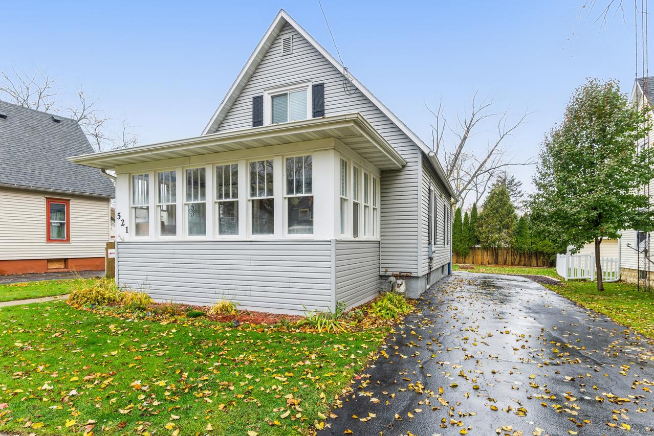 521 N 4th St., Dekalb, IL 60115