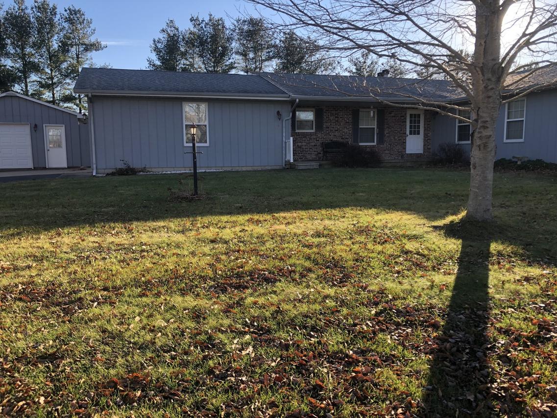 6 S Deer Lake, Villa Grove, IL 61956