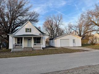 923 W North St., Clinton, IL 61727