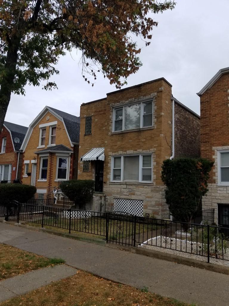 821 N Trumbull Ave., Chicago, IL 60651