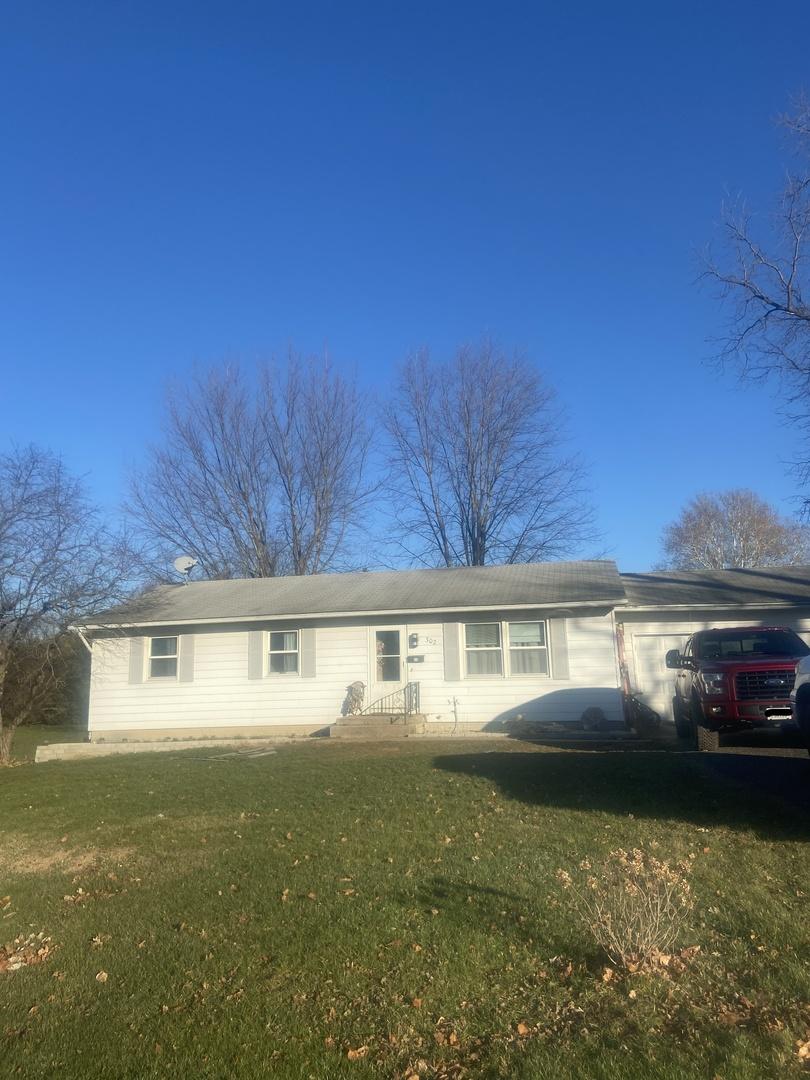 302 Sunset Dr., Polo, IL 61064