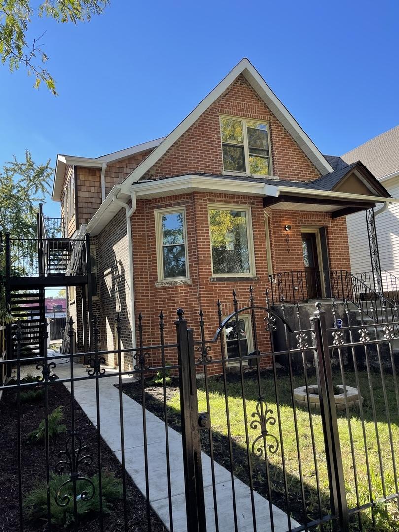 4819 W Rice St., Chicago, IL 60651