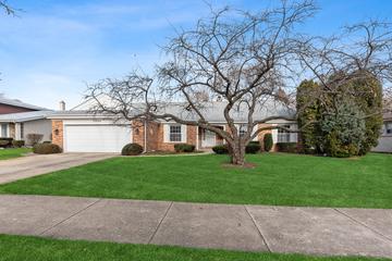 2402 E Sherwood Rd., Arlington Heights, IL 60004