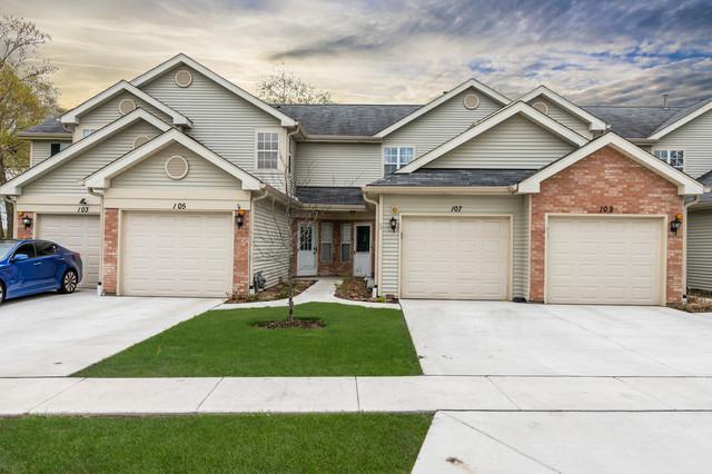 107 Golfview Dr., Glendale Heights, IL 60139