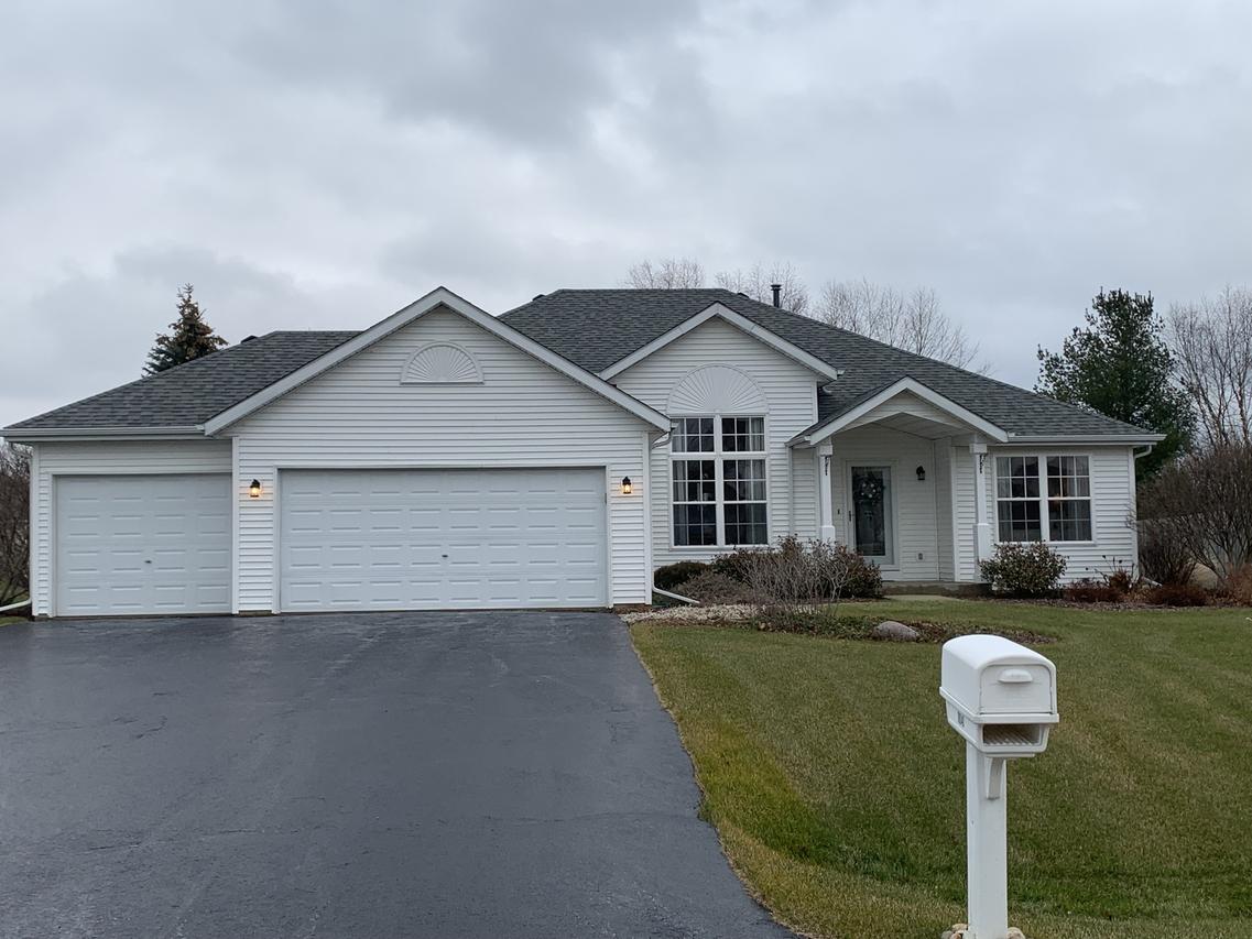 11041 Jasmine Dr., Roscoe, IL 61073