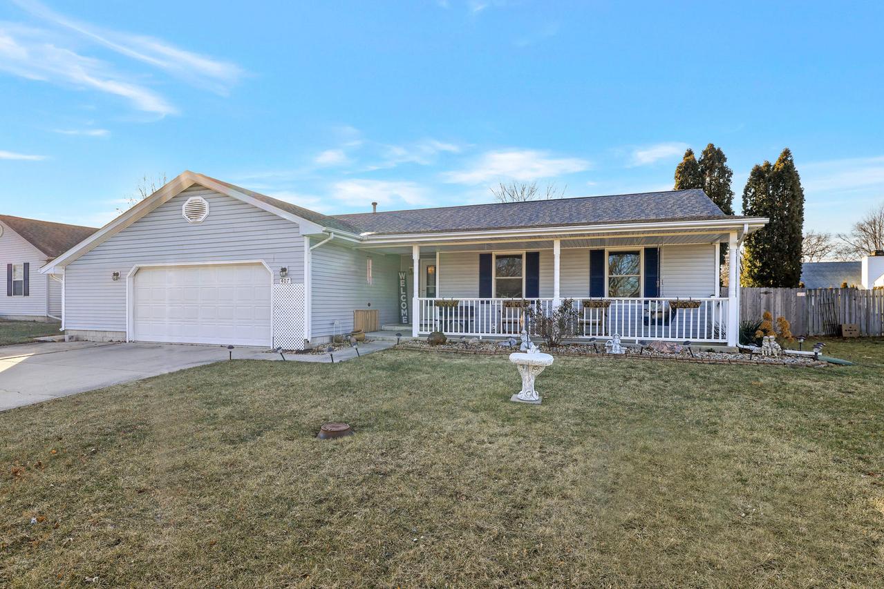 407 Rosewood Dr., St. Joseph, IL 61873