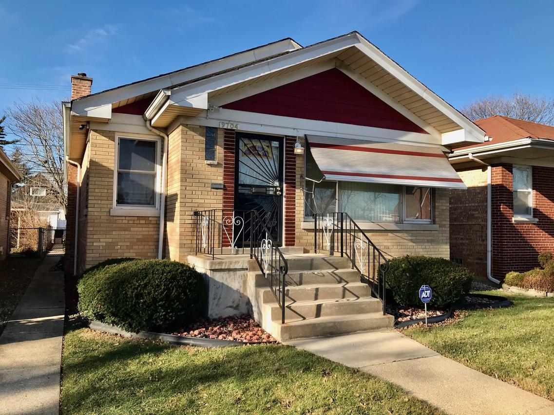9704 S Sangamon St., Chicago, IL 60643