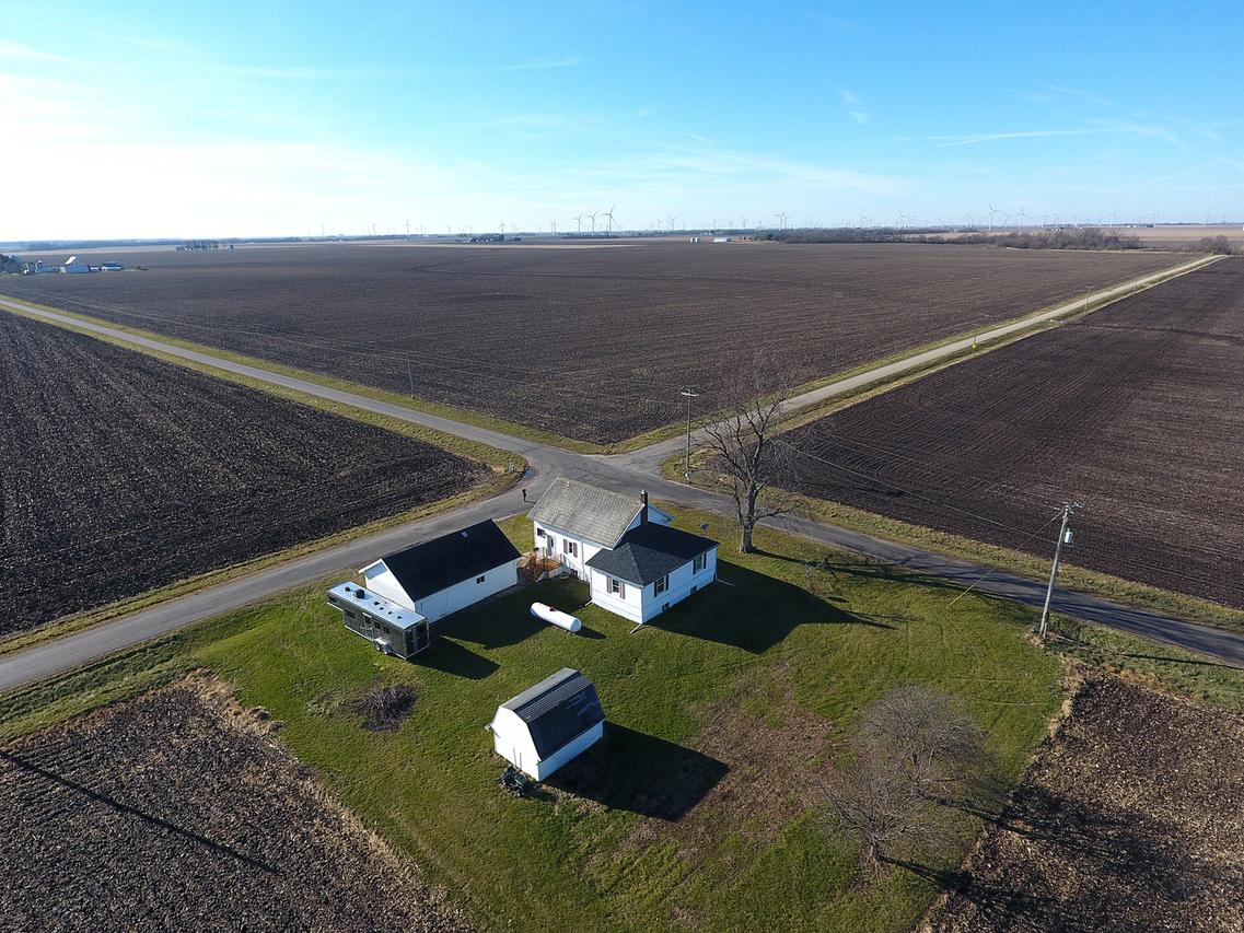 1990 W Prairie Rd., Mazon, IL 60444
