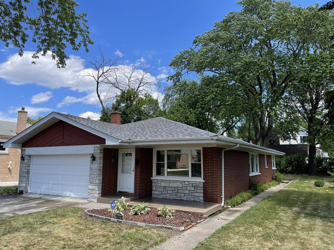 8849 S Washtenaw Ave., Evergreen Park, IL 60805