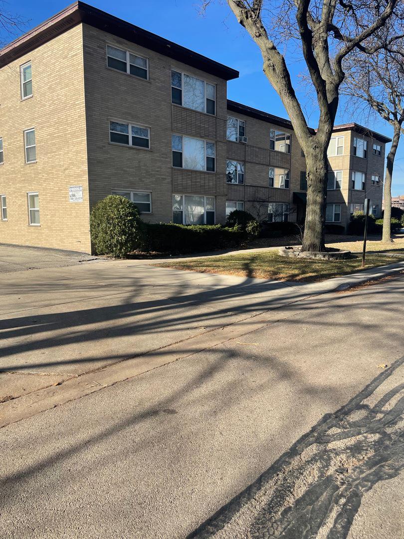 1540 Park Ave. #2C, River Forest, IL 60305