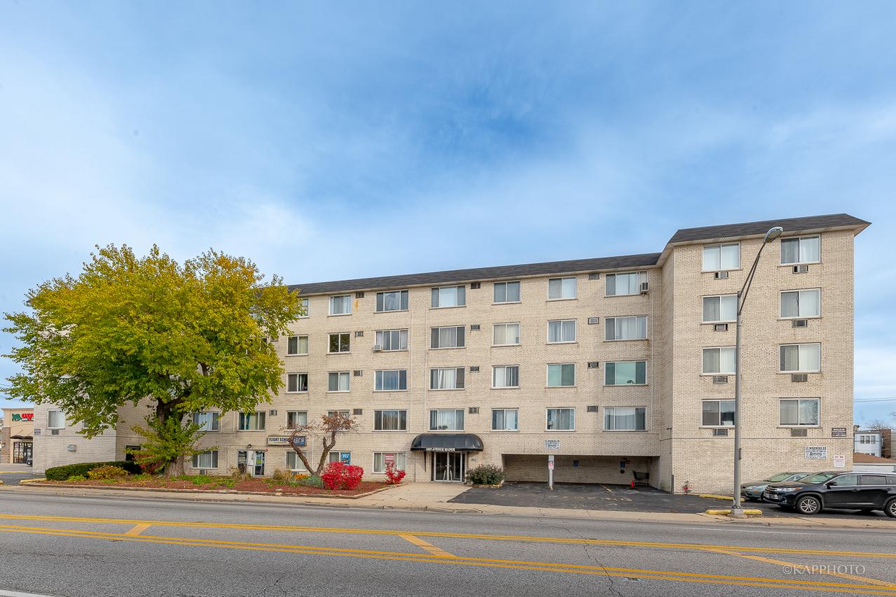 1227 S Harlem Ave. #407, Berwyn, IL 60402