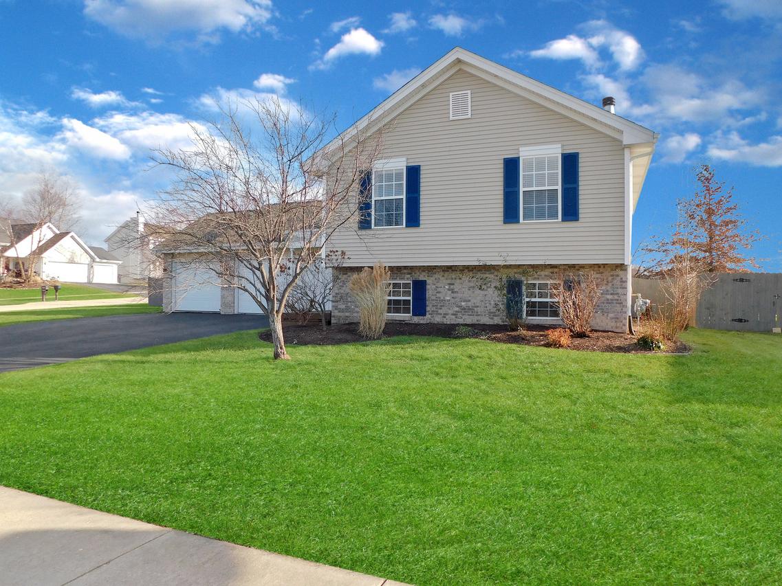 14229 Prairie Commons Ln., South Beloit, IL 61080