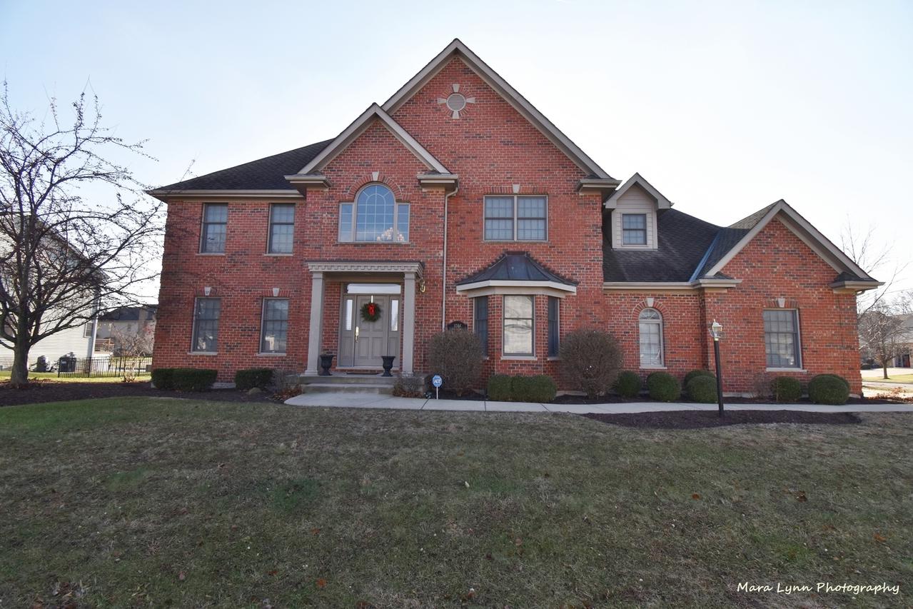1084 Redwood Dr., Yorkville, IL 60560