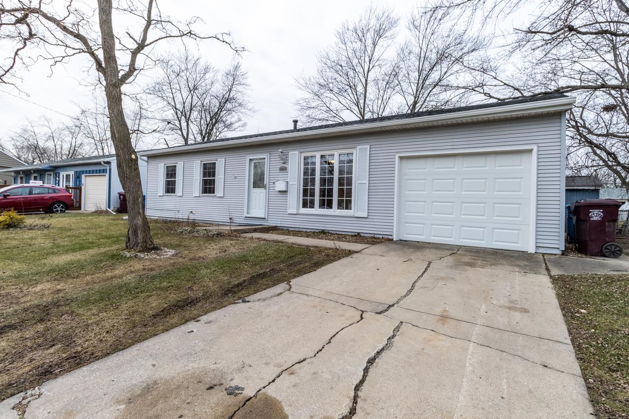 2451 Talandis Dr., Sauk Village, IL 60411