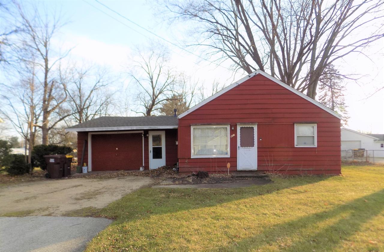 807 Maple Ave., Machesney Park, IL 61115