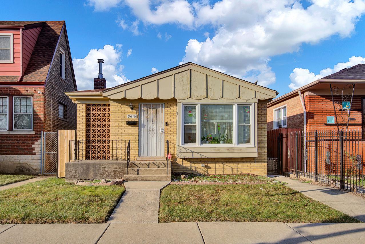 9616 S King Dr., Chicago, IL 60628
