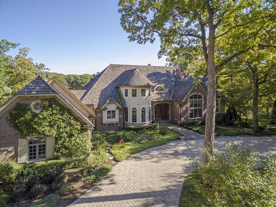 16n009 Healy Rd., Barrington Hills, IL 60010