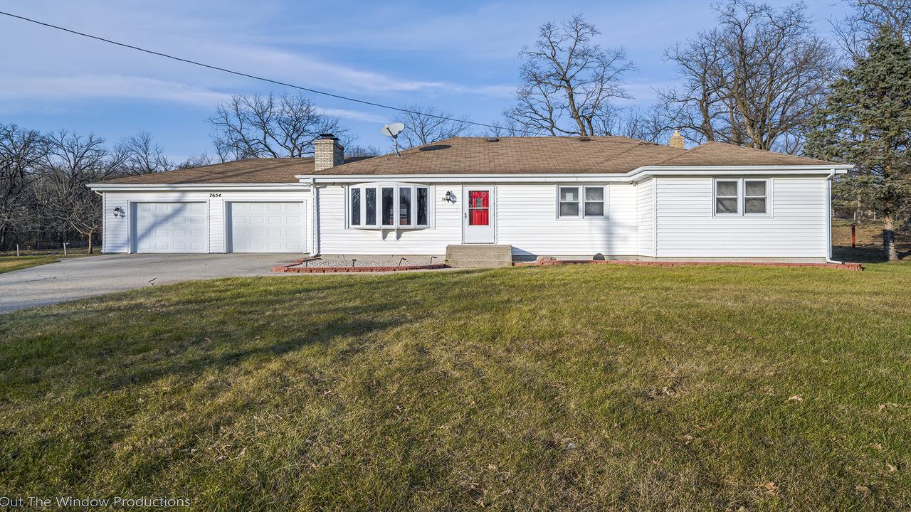 7654 Burr Oak Rd., Roscoe, IL 61073