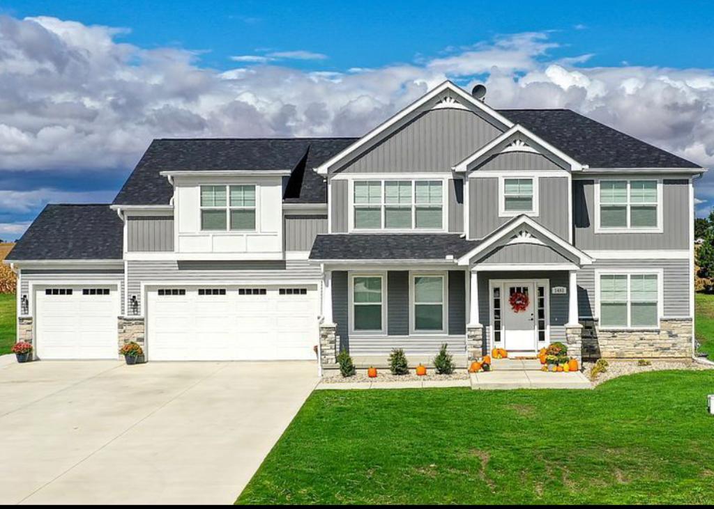 1493 N 3045th Rd., Ottawa, IL 61350