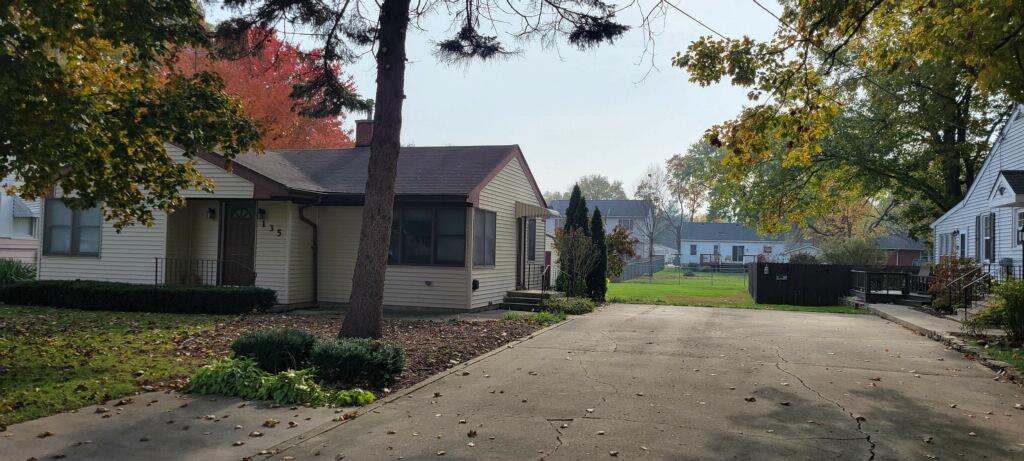 135 E 3rd St., Coal City, IL 60416