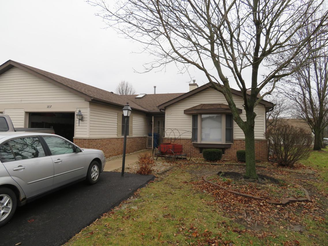 1837 Village Ct., Morris, IL 60450