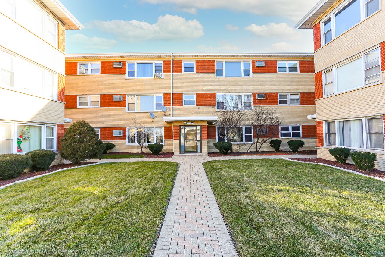 6933 S Pulaski Rd. #A2, Chicago, IL 60629