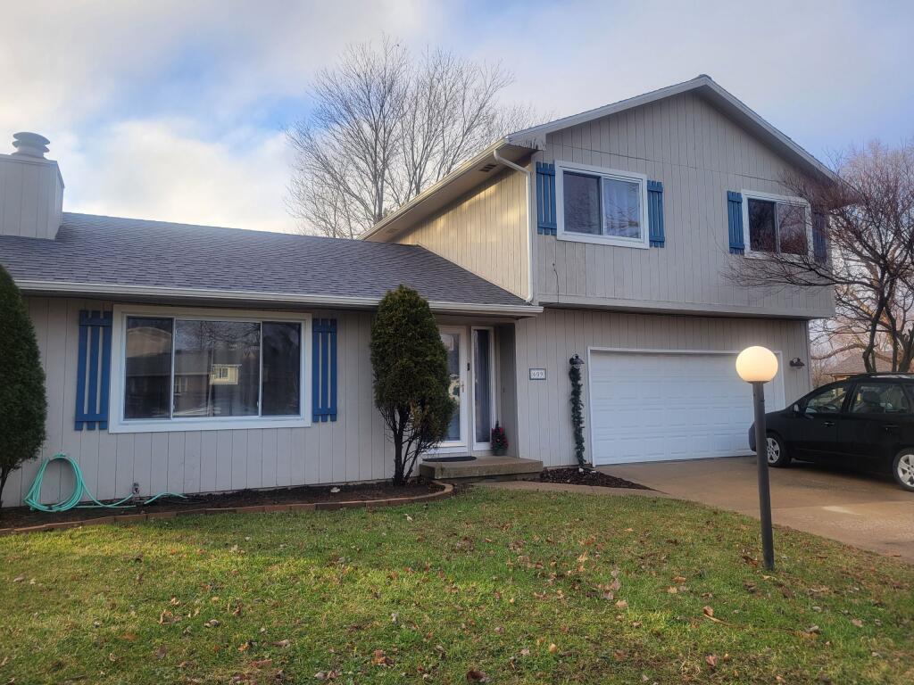 609 Rossmoor Ct., Champaign, IL 61822