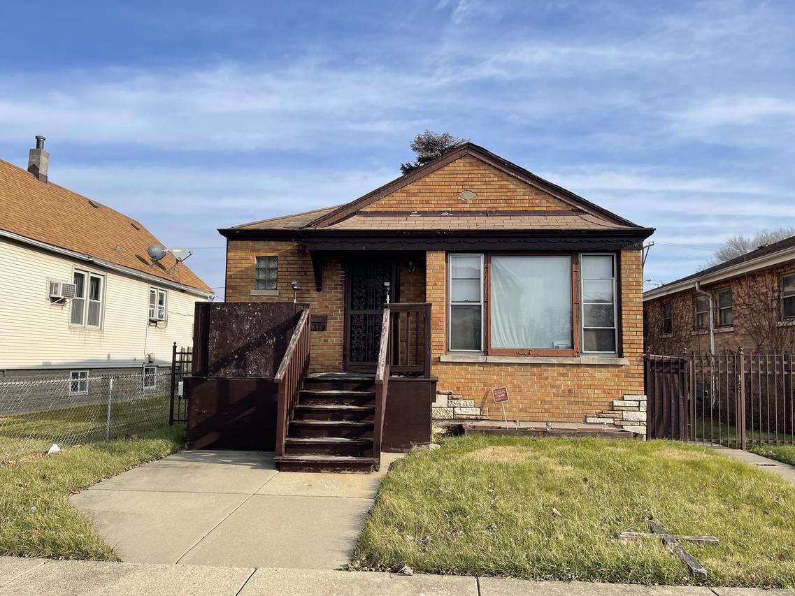12319 S Green St., Calumet Park, IL 60827