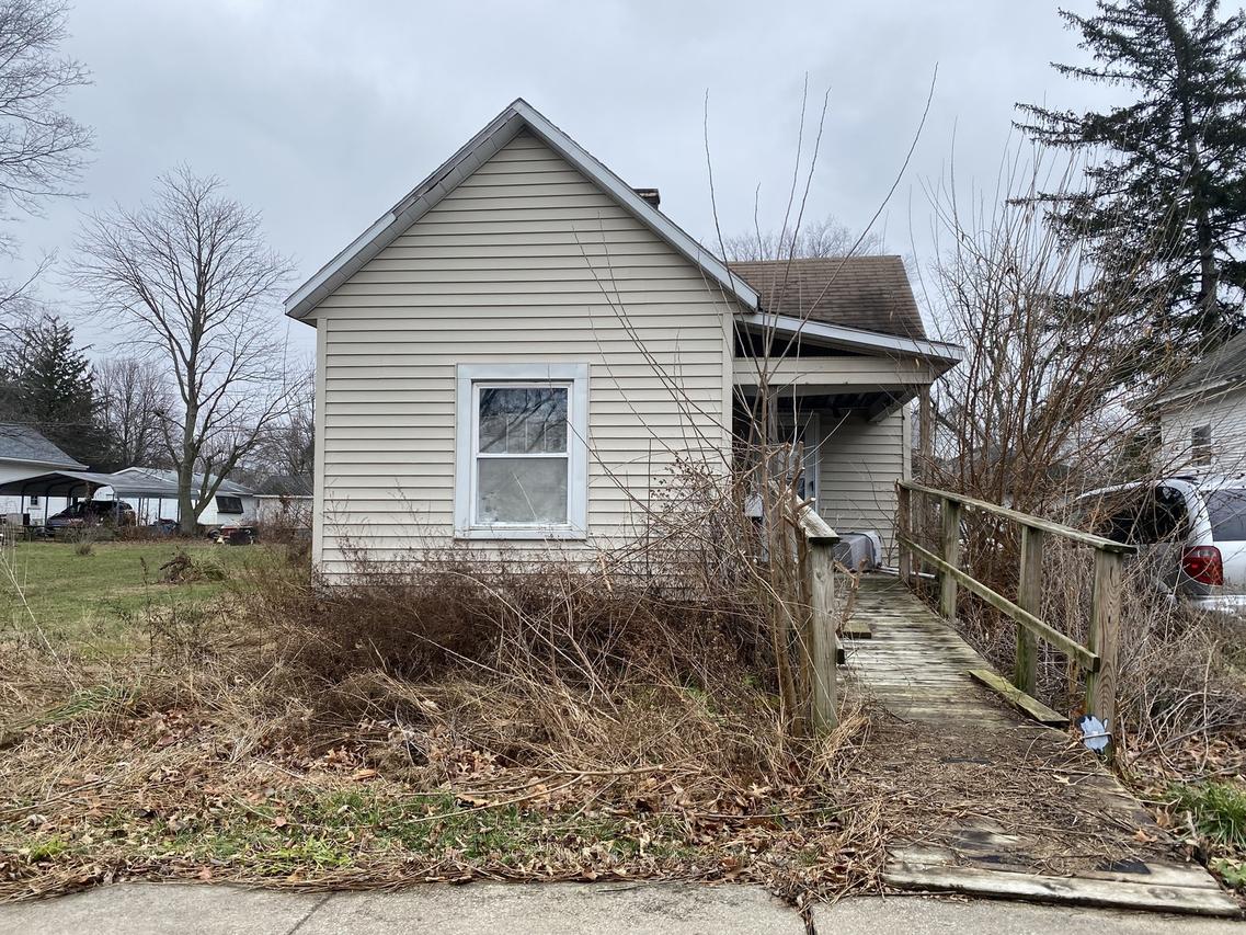 107 N Richman St., Villa Grove, IL 61956