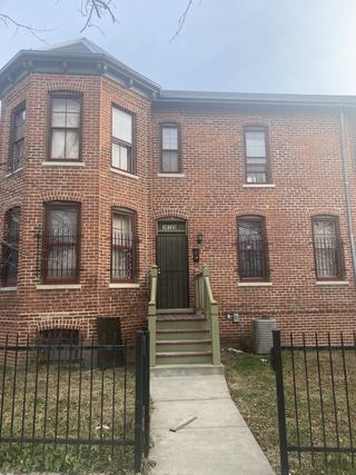 10705 S. Cottage Grove Ave., Chicago, IL 60628