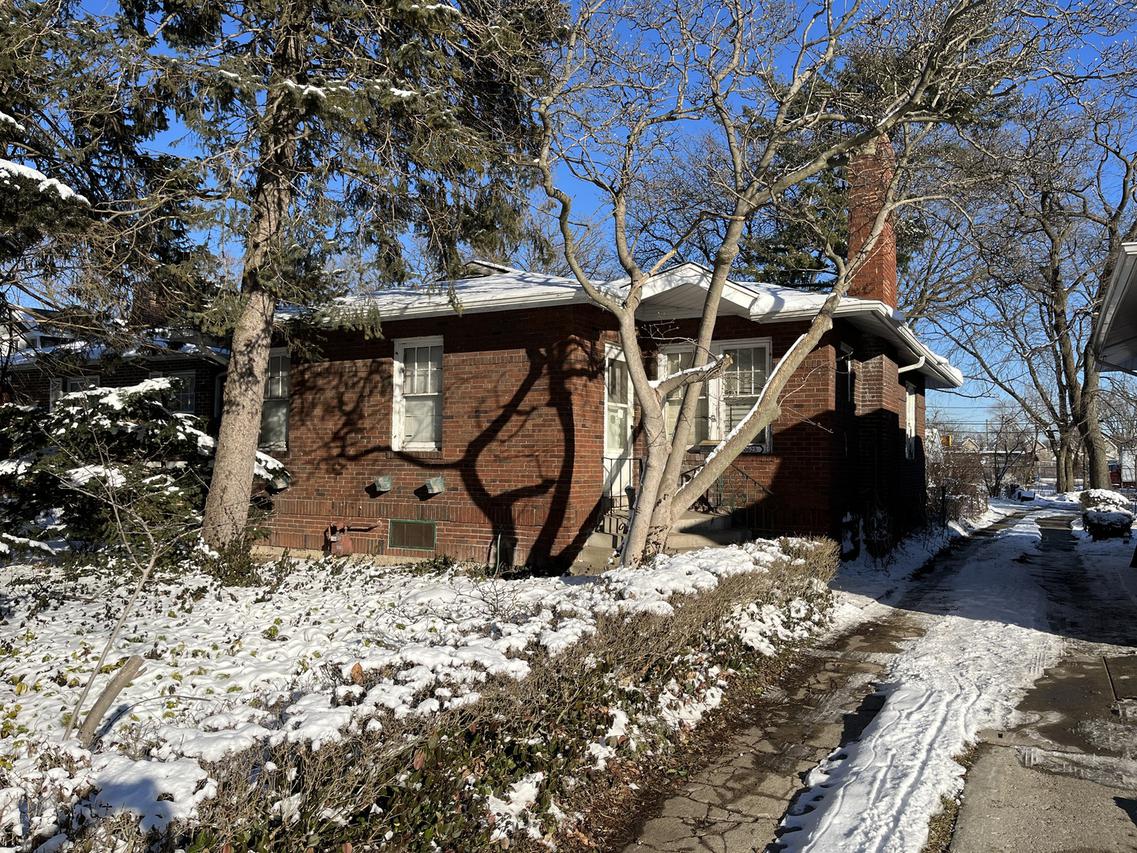 10623 S Church St., Chicago, IL 60643