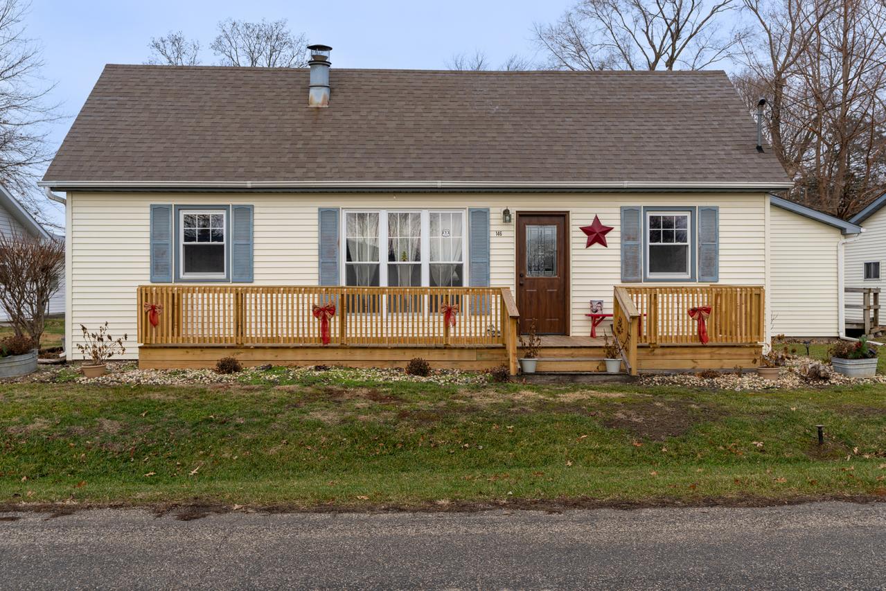 146 E Polk St., Cuba, IL 61427