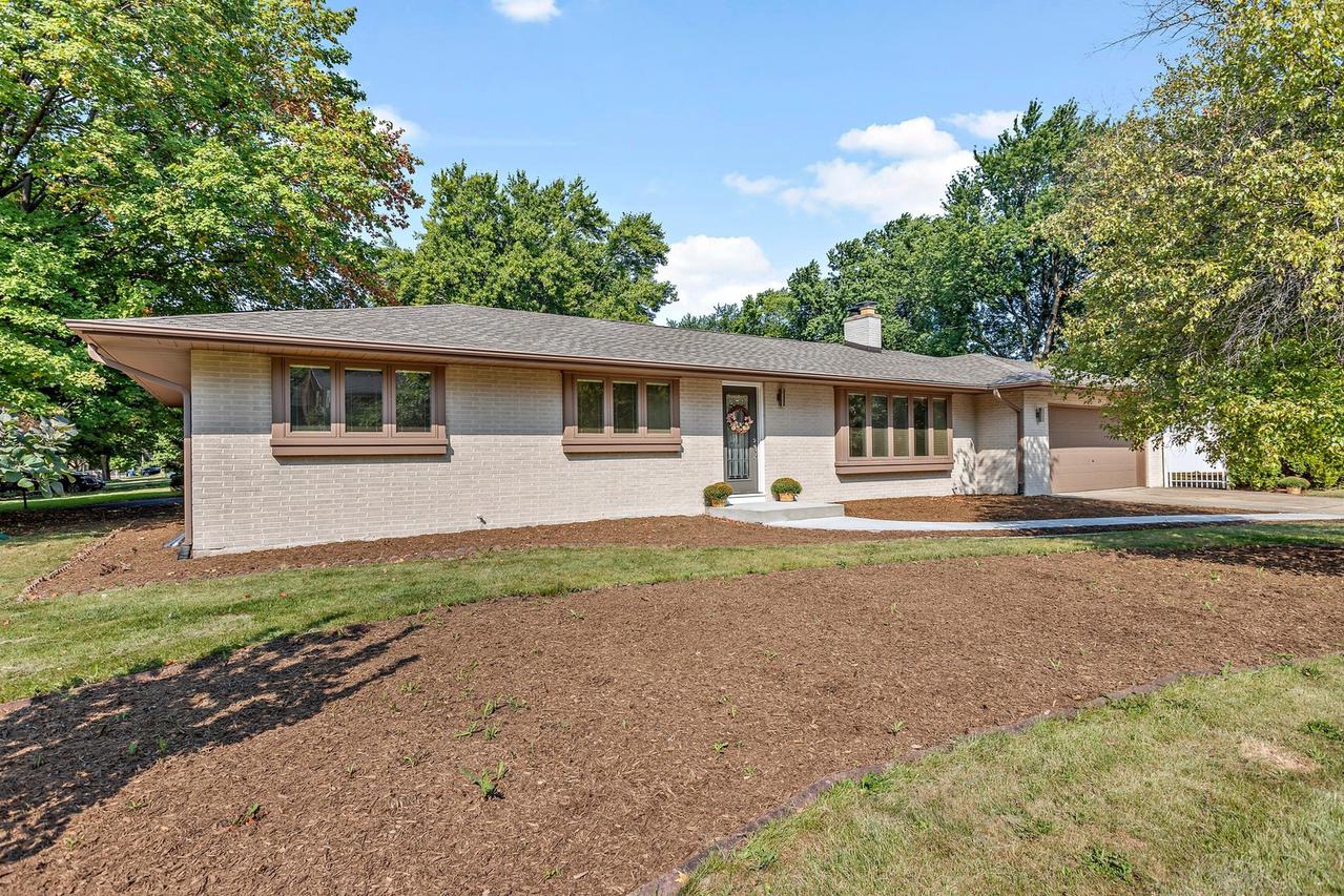 1520 Meadows Rd., Geneva, IL 60134