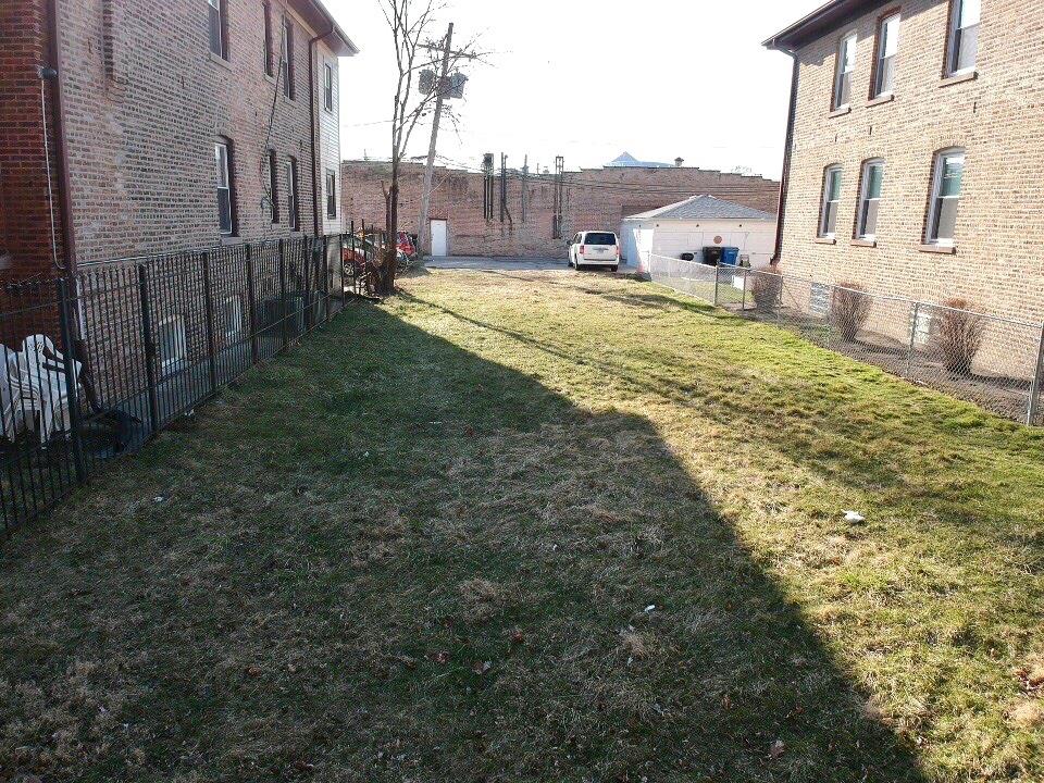 6418 N Fairfield Ave., Chicago, IL 60645