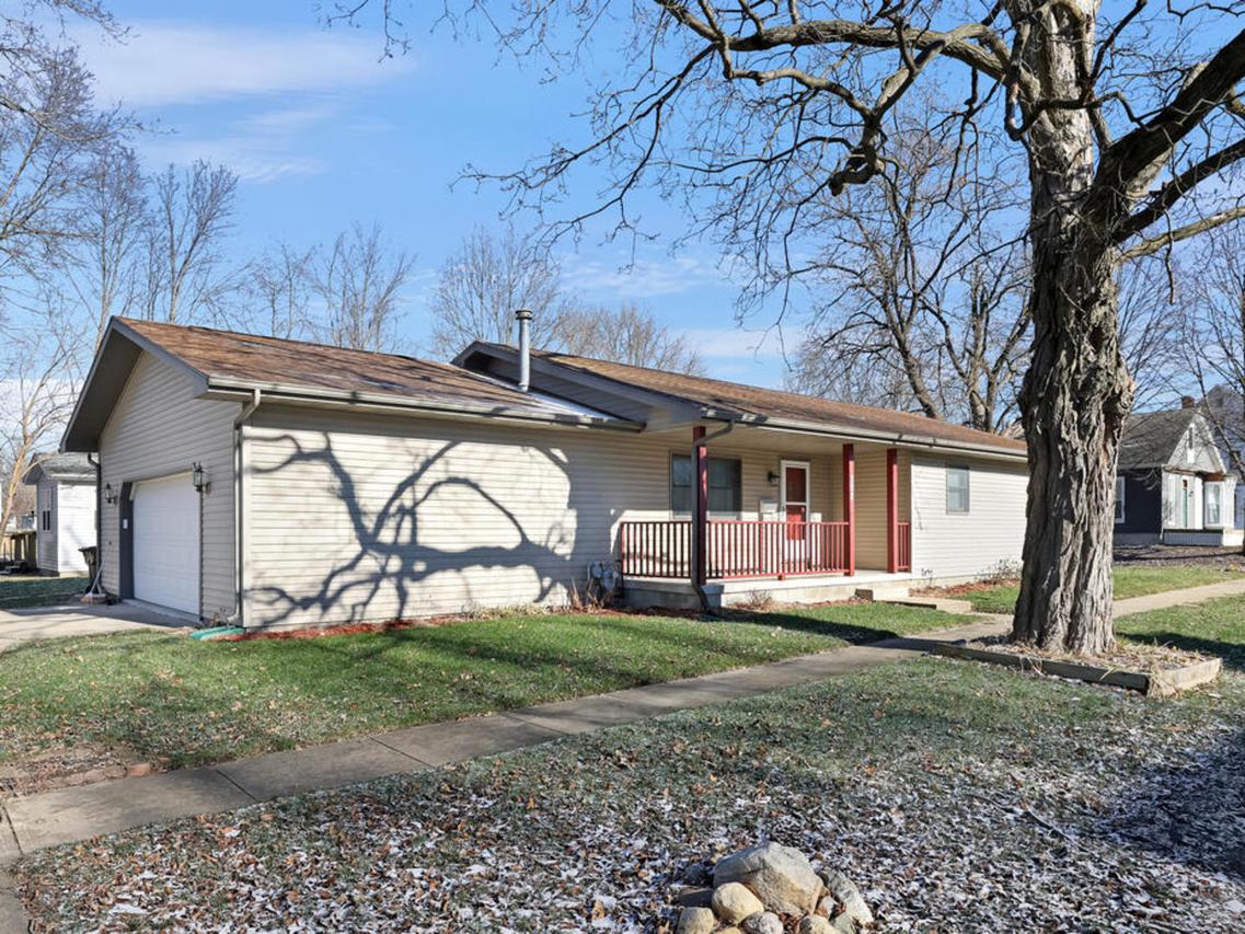 302 W Market St., Farmer City, IL 61842
