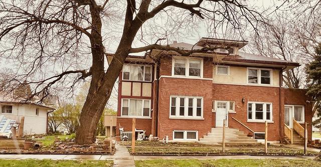 6822 34th St., Berwyn, IL 60402