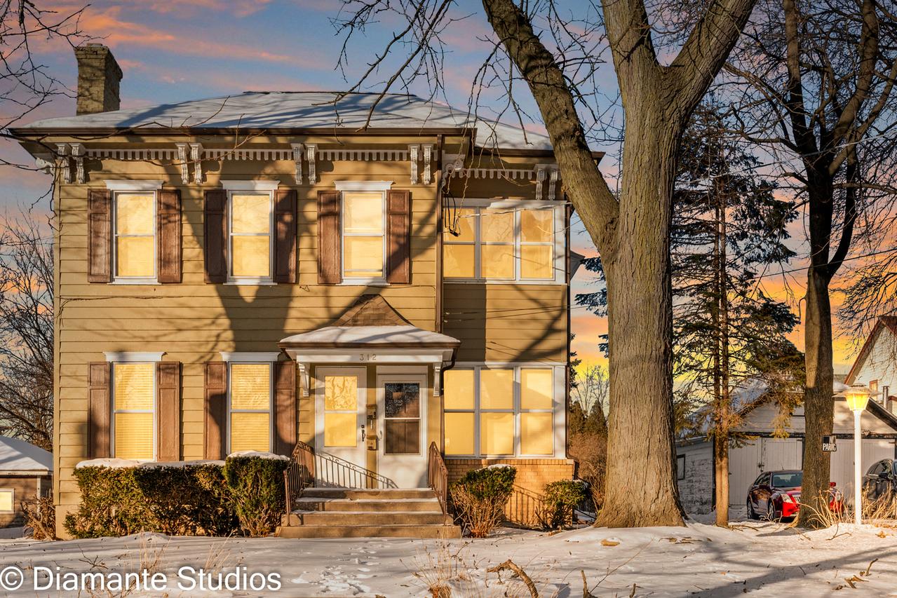 312 E Prospect Ter., Freeport, IL 61032