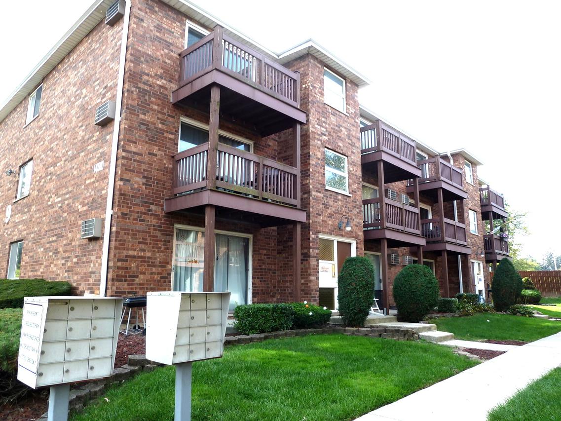 14810 S Ketelaar Dr. #6W, Midlothian, IL 60445