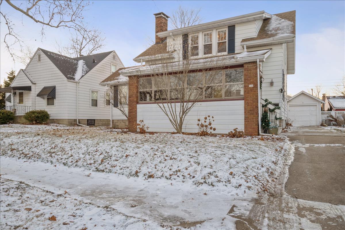 521 Kreitzer Ave., Bloomington, IL 61701