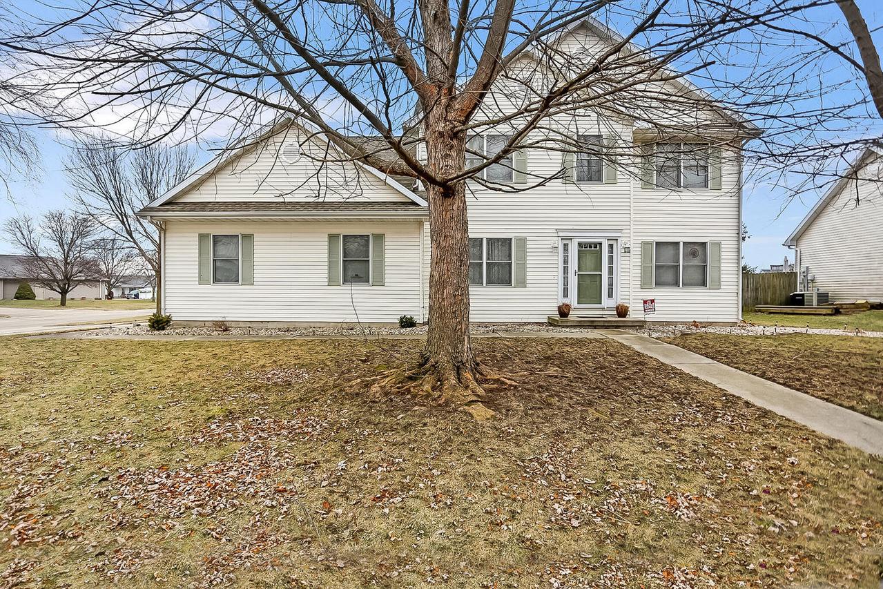 408 Birch Ct., St. Joseph, IL 61873