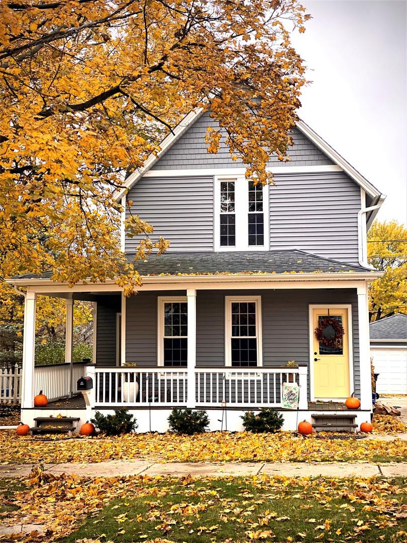 305 E 2nd St., East Dundee, IL 60118