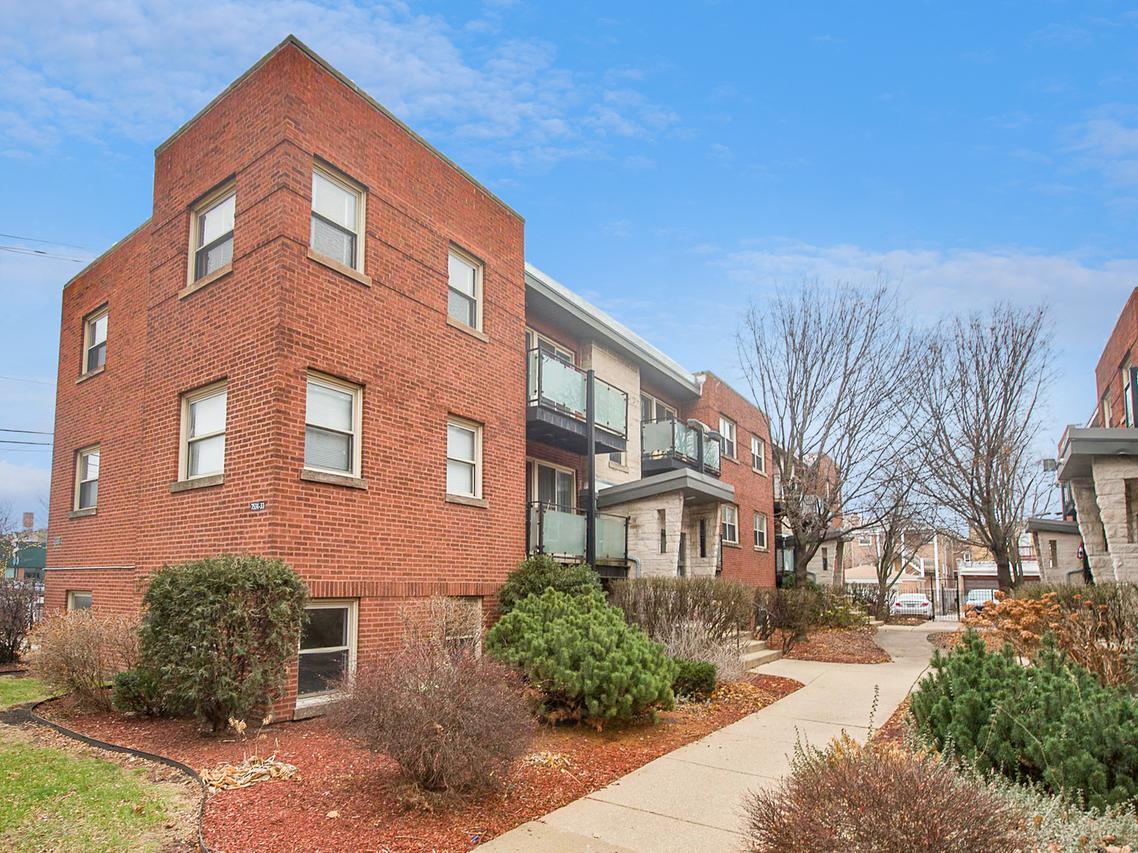 7533 N Damen Ave. #Q2, Chicago, IL 60645