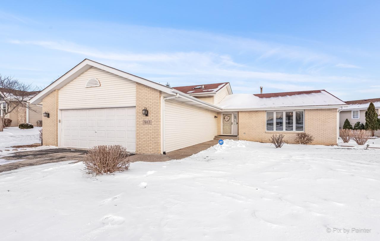 987 Stonefield Ln., Rockford, IL 61108
